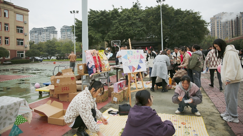文化周|共享闲置，“集市”行乐，爱游戏网站爱游戏网站首页-爱游戏（中国）
开展爱心集市公益活动